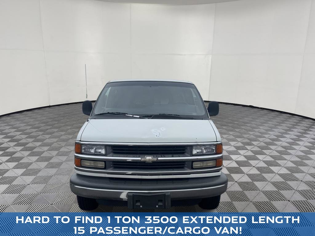 2000 Chevrolet Express Van G3500 view 3
