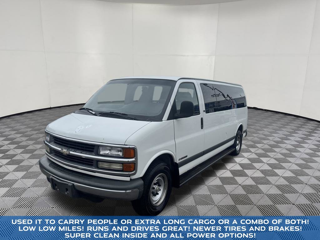 2000 Chevrolet Express Van G3500 view 4