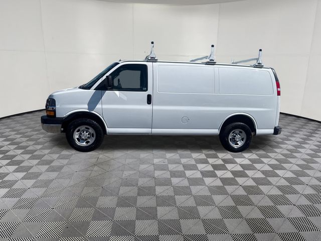 2019 Chevrolet Express 2500 view 2