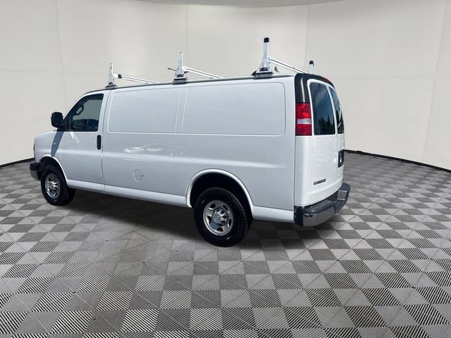 2019 Chevrolet Express 2500 view 3