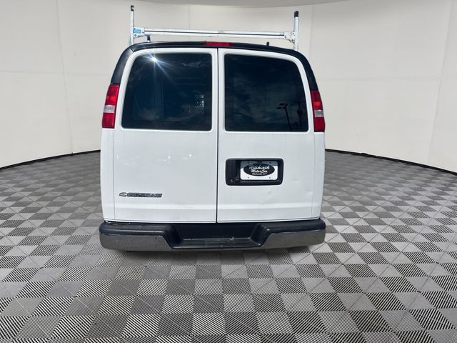 2019 Chevrolet Express 2500 view 4