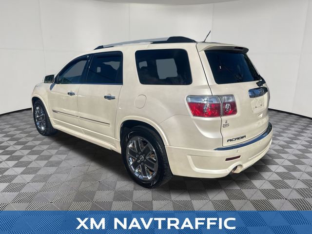 2011 GMC Acadia view 3
