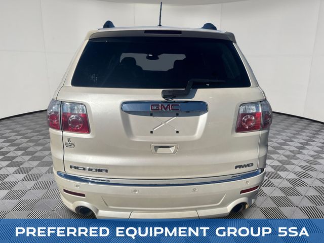 2011 GMC Acadia view 4