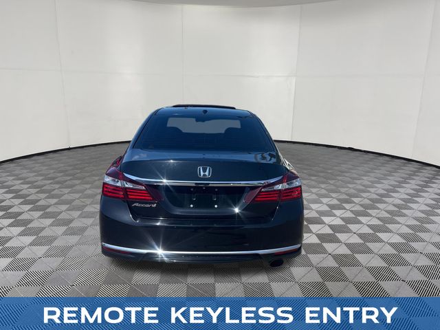 2016 Honda Accord view 4