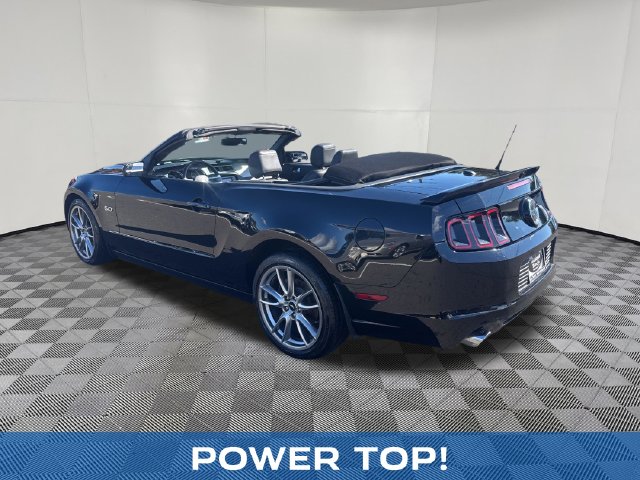 2013 Ford Mustang view 4