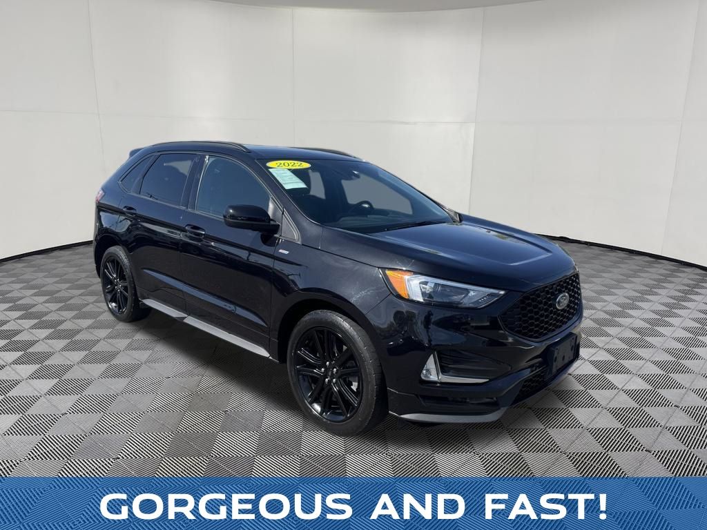 2022 Ford Edge view 3