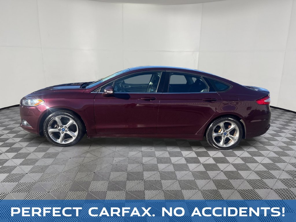 2013 Ford Fusion view 3