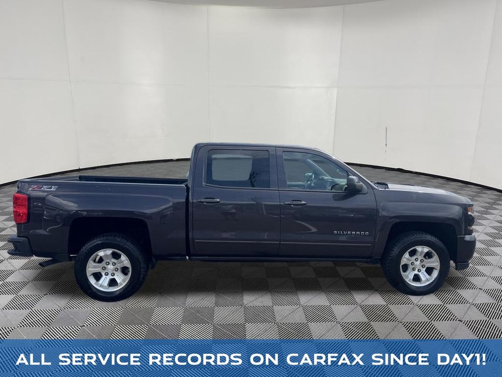 2016 Chevrolet Silverado 1500 view 4