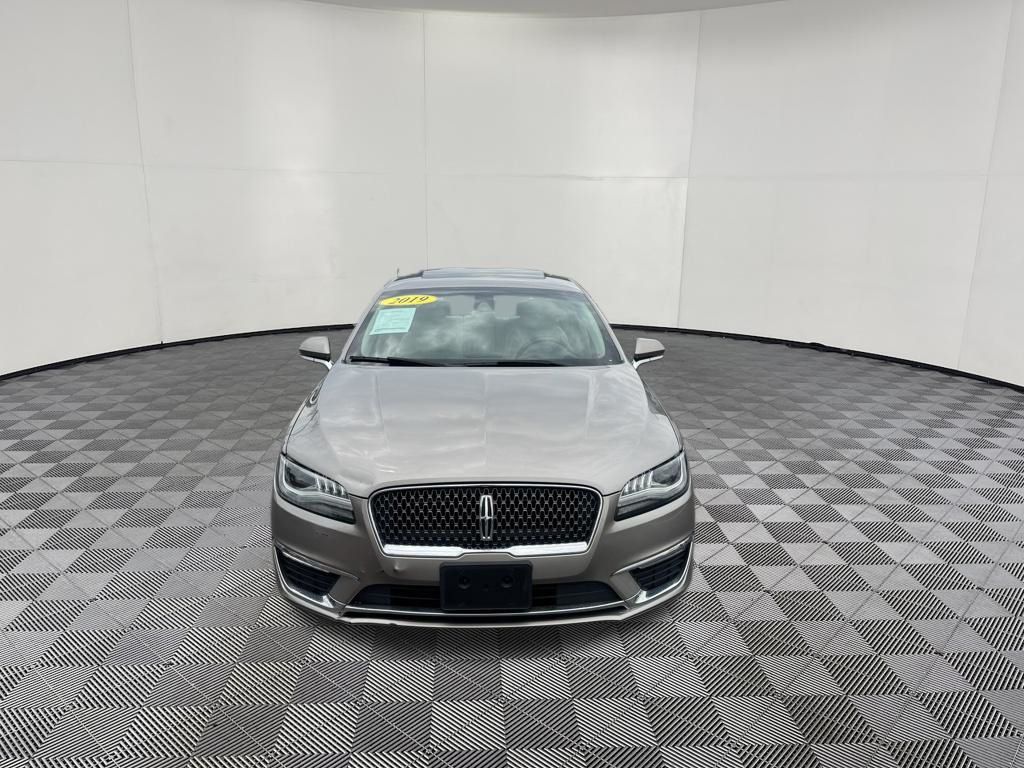 2019 Lincoln MKZ view 2
