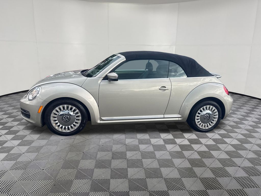 2014 Volkswagen Beetle view 2