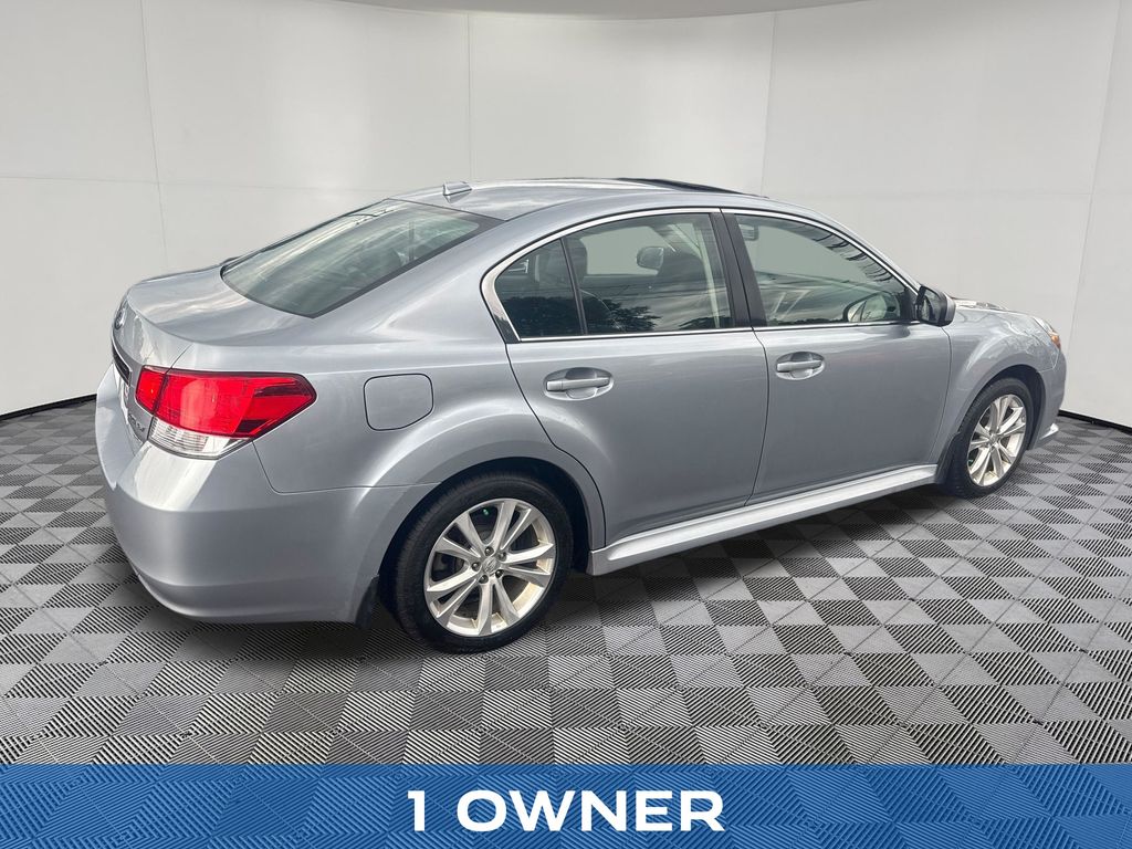 2013 Subaru Legacy view 5