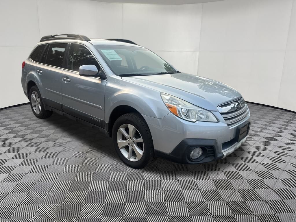 2014 Subaru Outback view 5