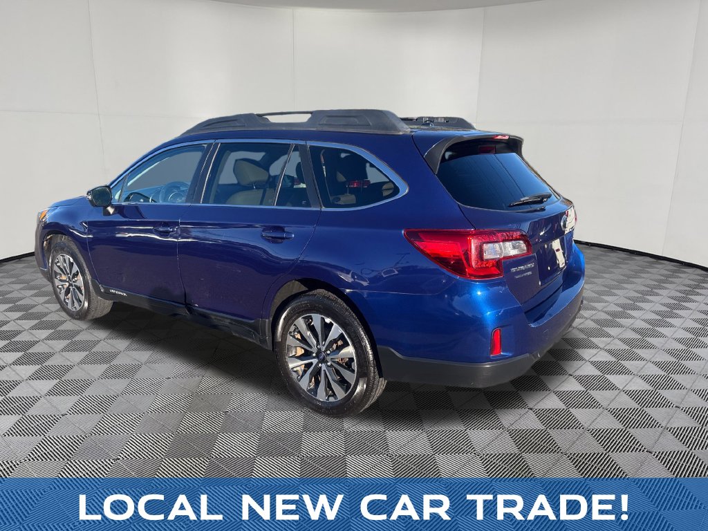 2015 Subaru Outback view 4
