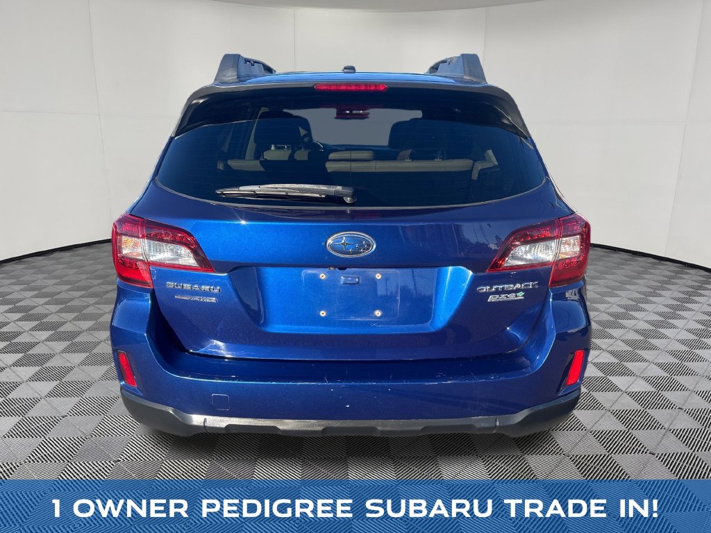 2015 Subaru Outback view 5