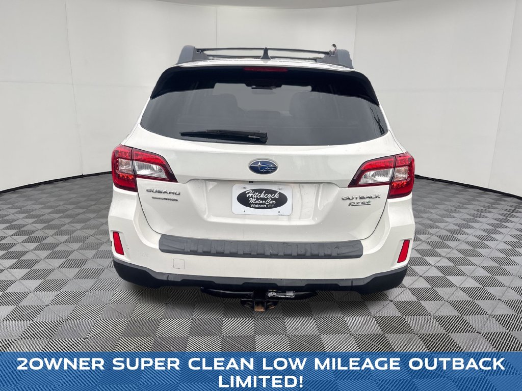 2016 Subaru Outback view 5
