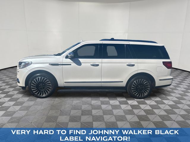 2018 Lincoln Navigator view 2