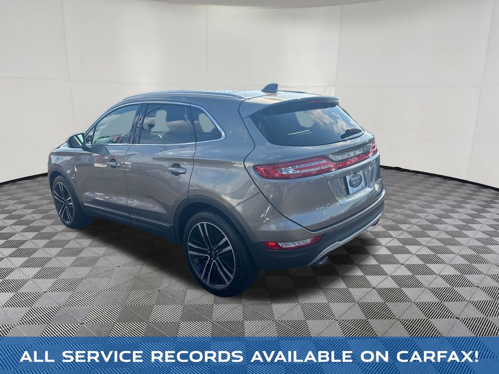 2017 Lincoln MKC view 3