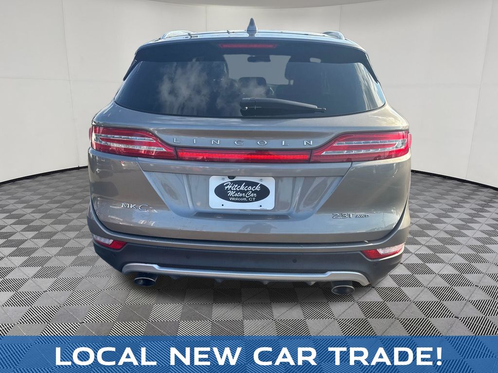 2017 Lincoln MKC view 4