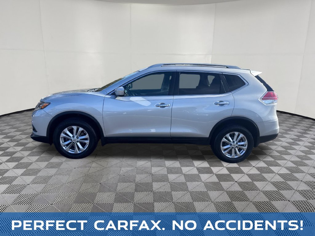 2015 Nissan Rogue view 3