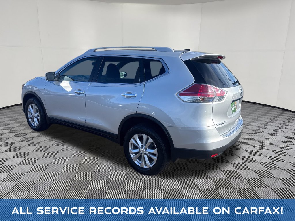 2015 Nissan Rogue view 4