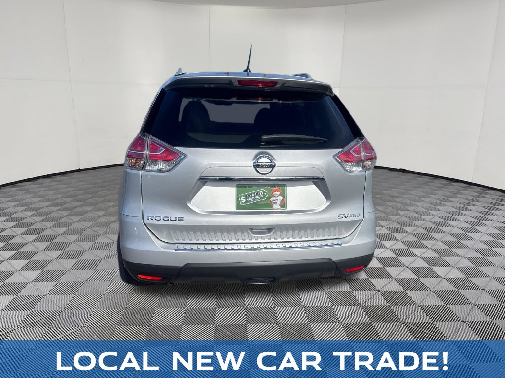 2015 Nissan Rogue view 5