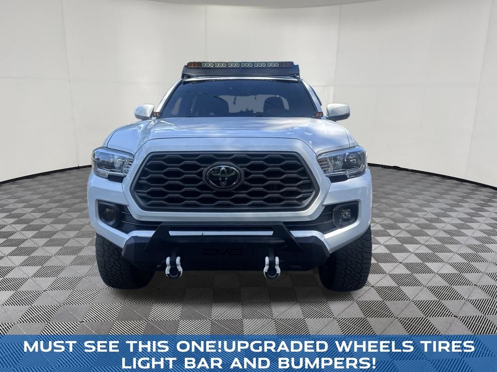 2021 Toyota Tacoma view 3