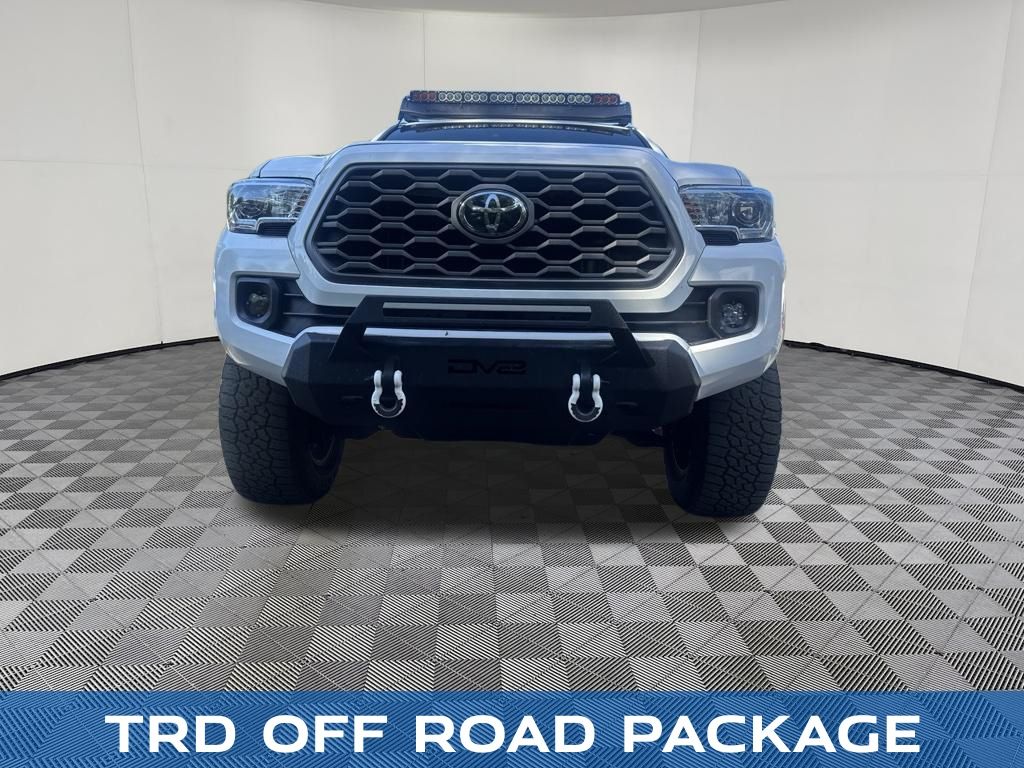 2021 Toyota Tacoma view 4
