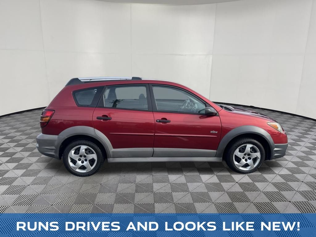 2005 Pontiac Vibe view 4