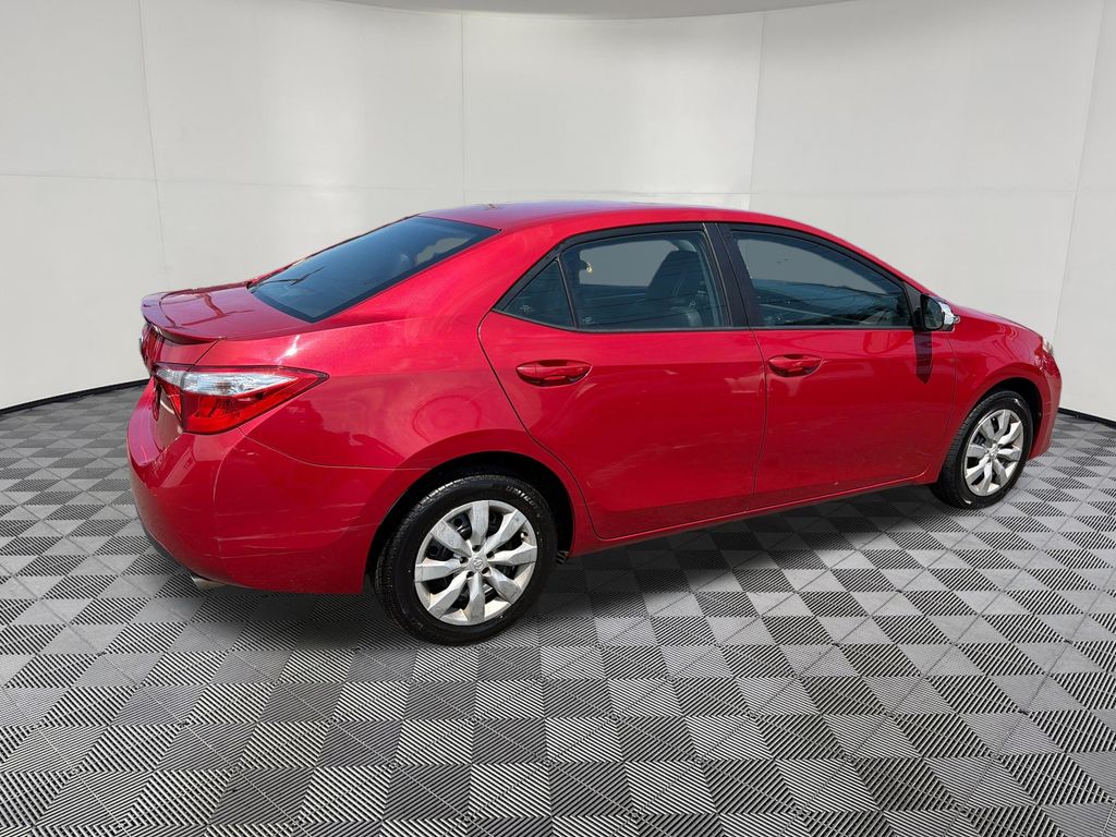 2015 Toyota Corolla view 5