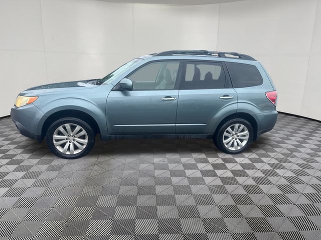2012 Subaru Forester view 2