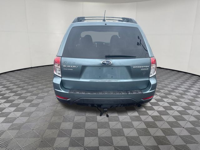 2012 Subaru Forester view 4