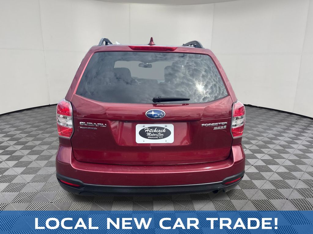 2016 Subaru Forester view 4