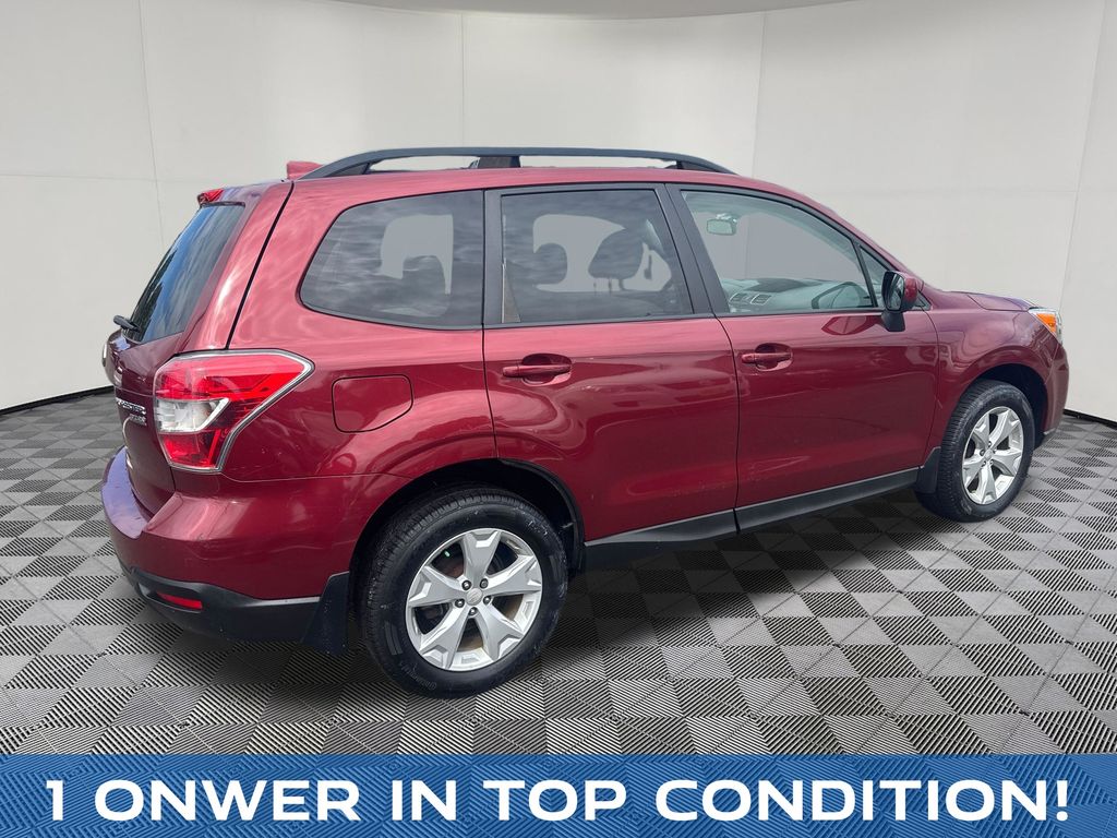 2016 Subaru Forester view 5