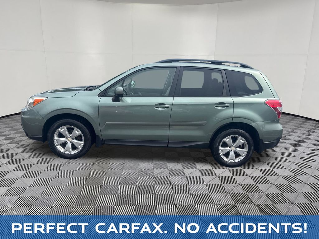 2015 Subaru Forester view 2