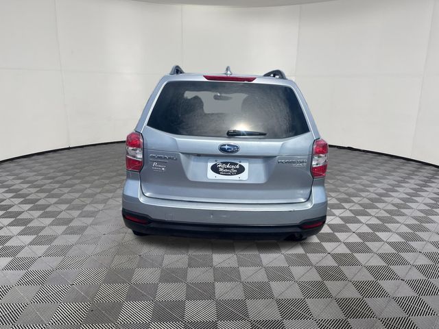 2016 Subaru Forester view 4