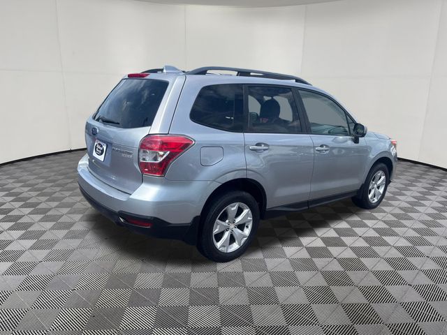 2016 Subaru Forester view 5