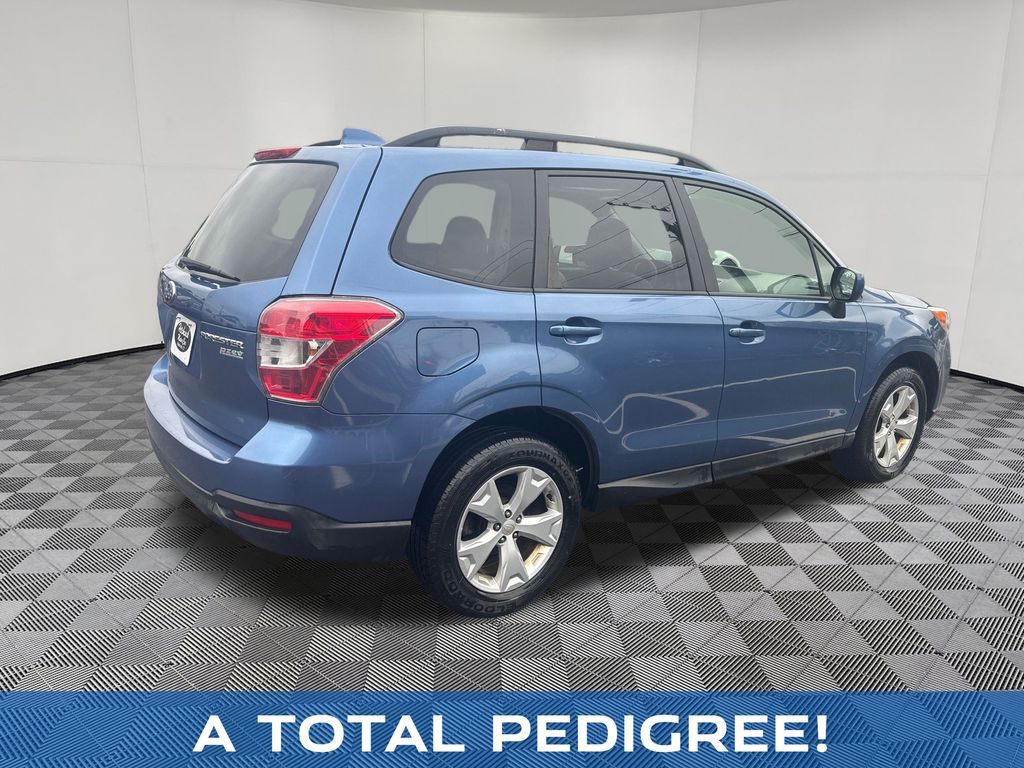 2016 Subaru Forester view 5