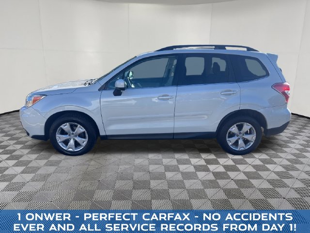 2015 Subaru Forester view 3
