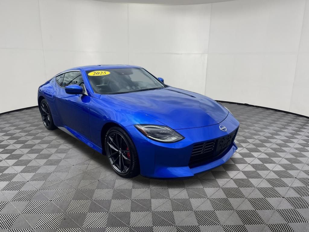 2025 Nissan Z view 3