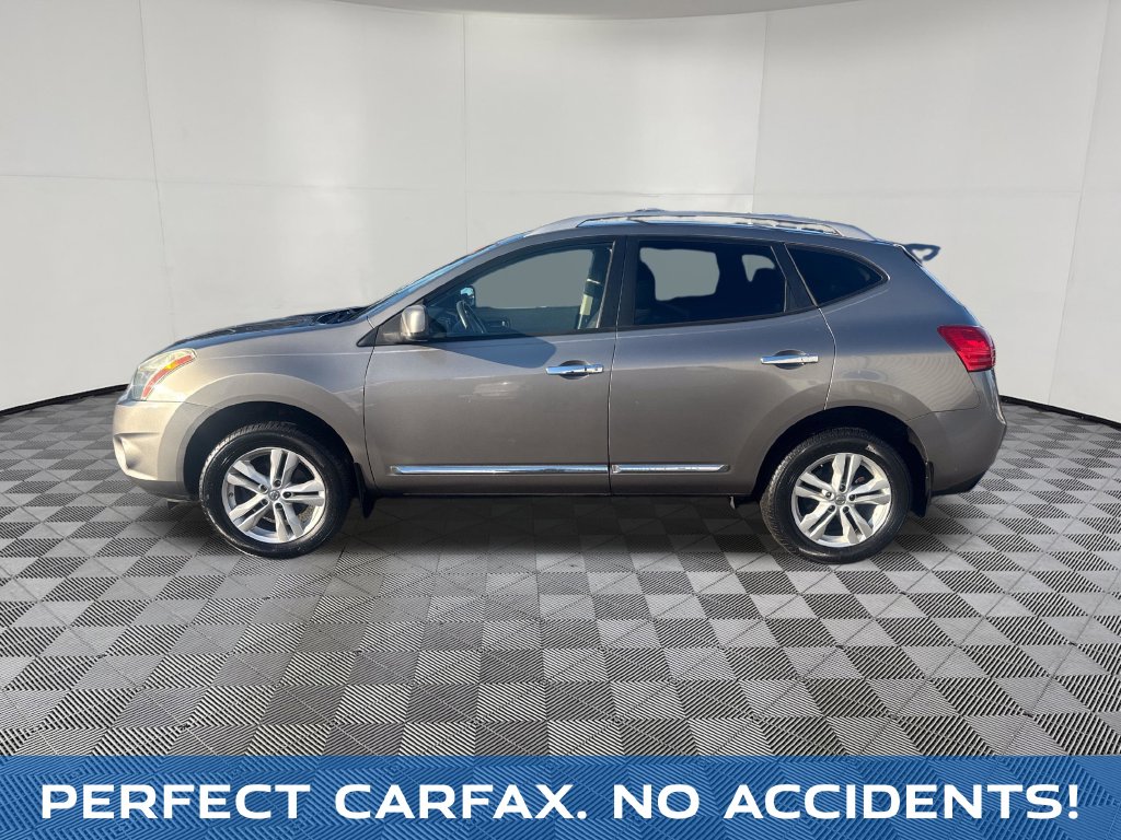 2012 Nissan Rogue view 3