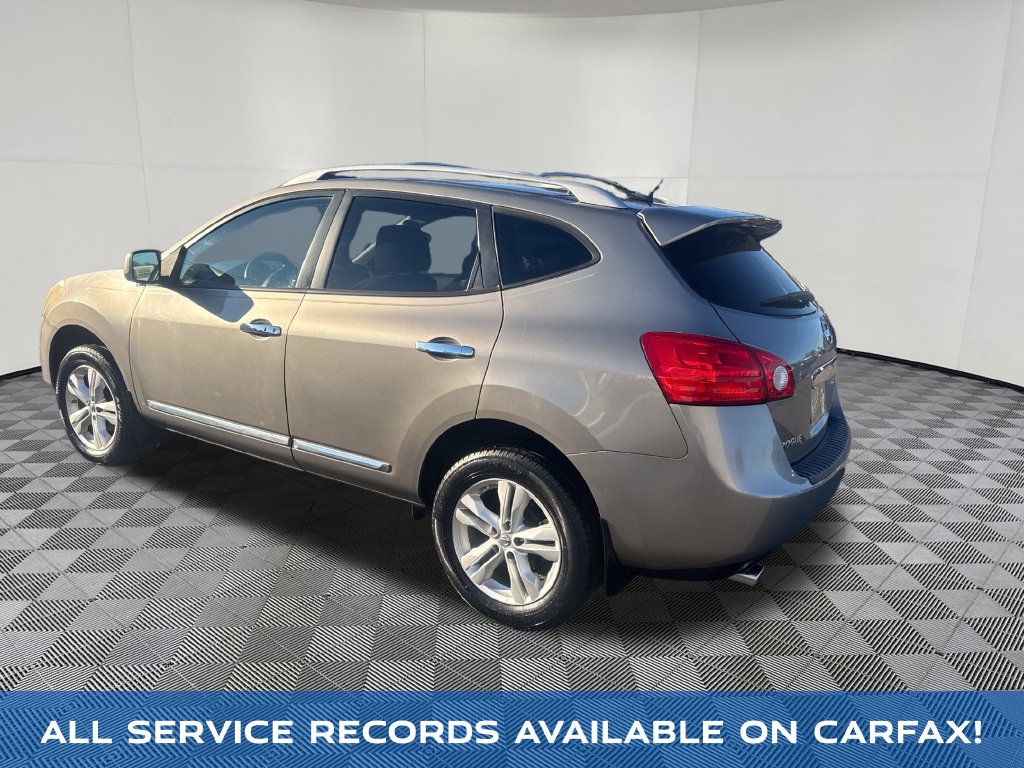 2012 Nissan Rogue view 4