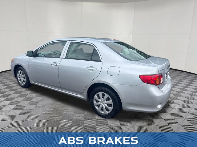 2010 Toyota Corolla view 3
