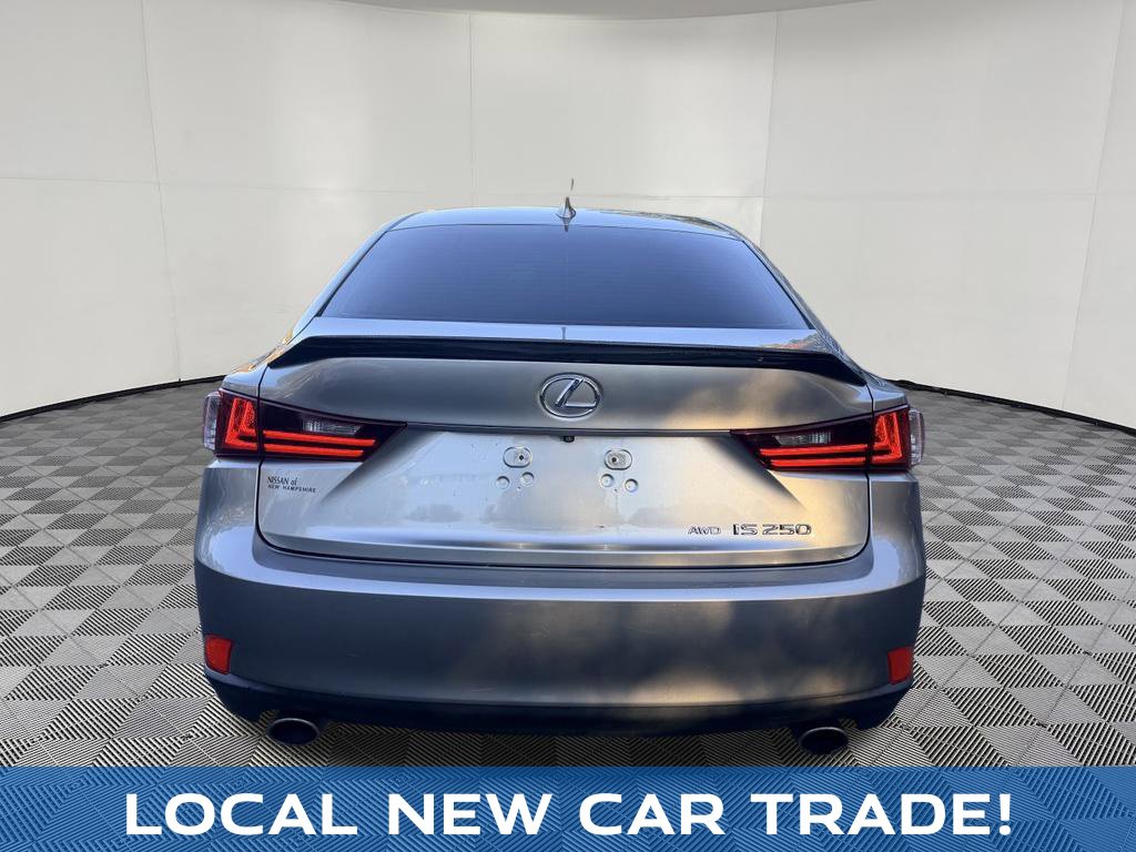 2015 Lexus IS view 5