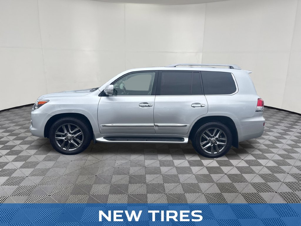 2014 Lexus LX view 3