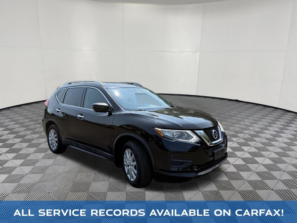 2017 Nissan Rogue view 3