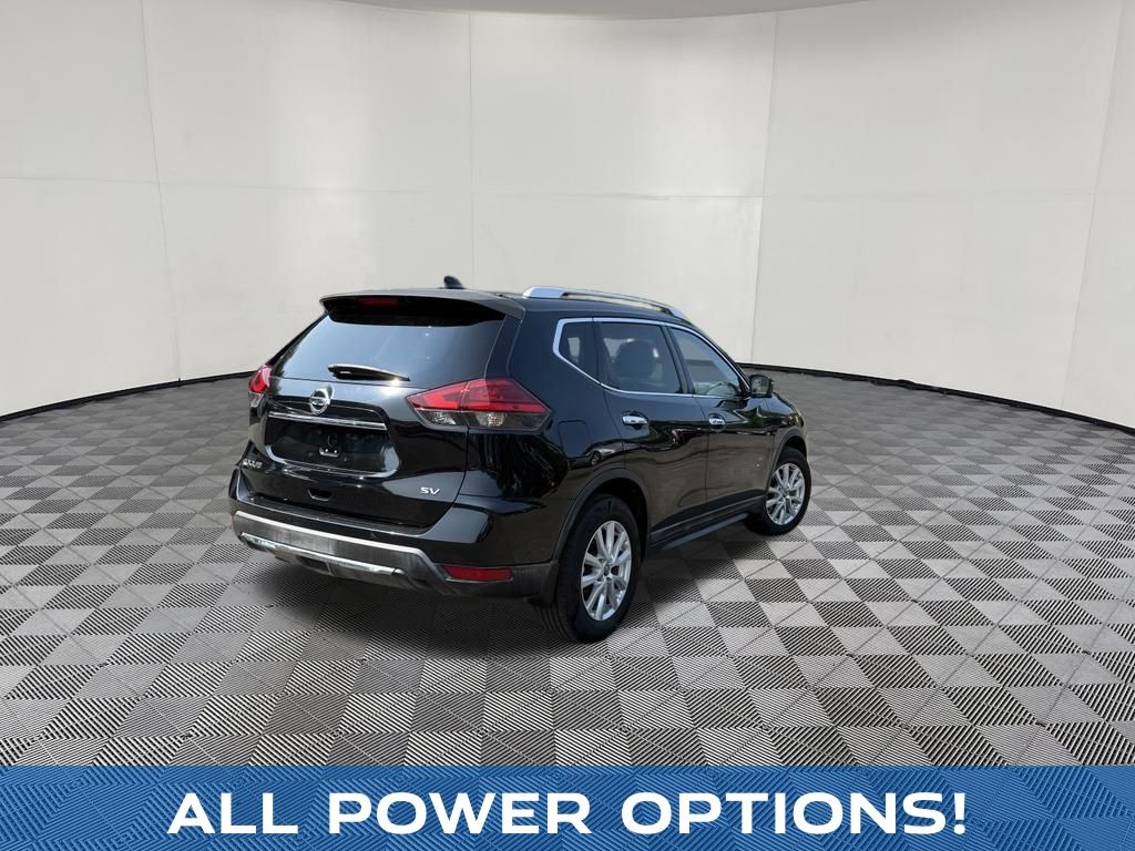2017 Nissan Rogue view 5