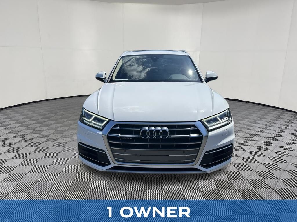 2020 Audi Q5 view 2