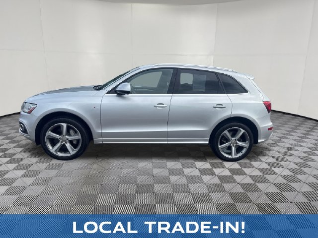 2013 Audi Q5 view 3