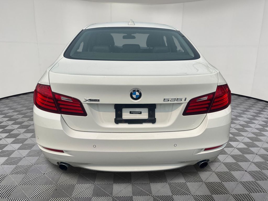 2015 BMW 5 Series view 4