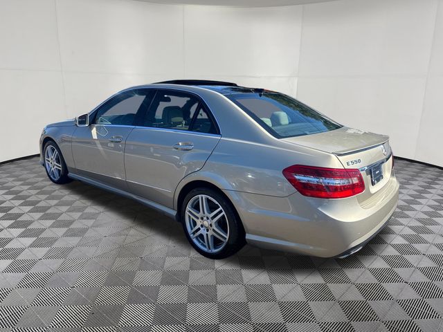 2010 Mercedes-Benz E-Class view 3
